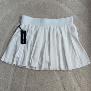 NWT Aritzia TnA Move Tennis Micro Skirt White Pleated Athletic Skort Womens M
